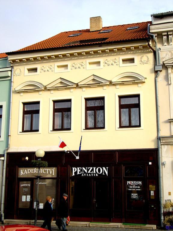 Penzion Aviatik Čáslav Εξωτερικό φωτογραφία